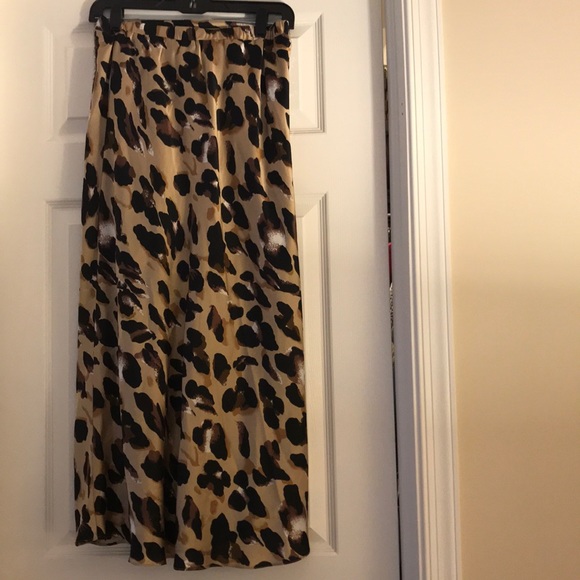 Wishlist Dresses & Skirts - NWT Leopard Midi Skirt